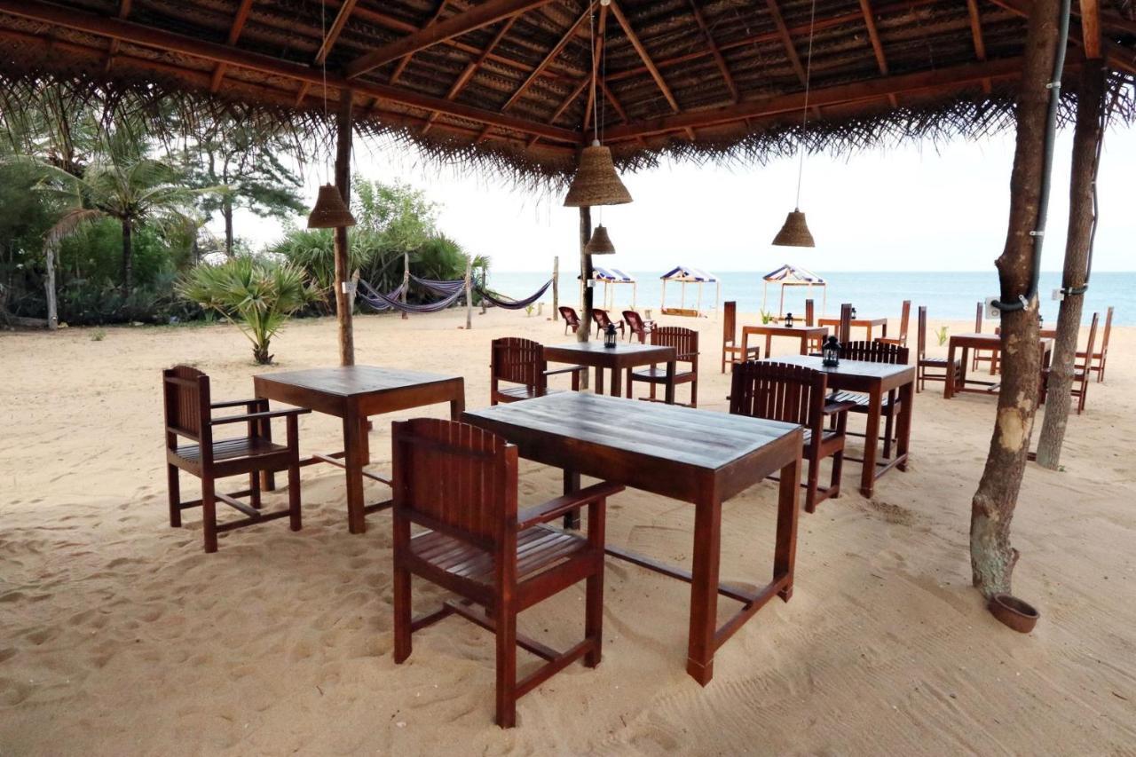 Hotel Feel The Waves Arugam Bay Exterior foto