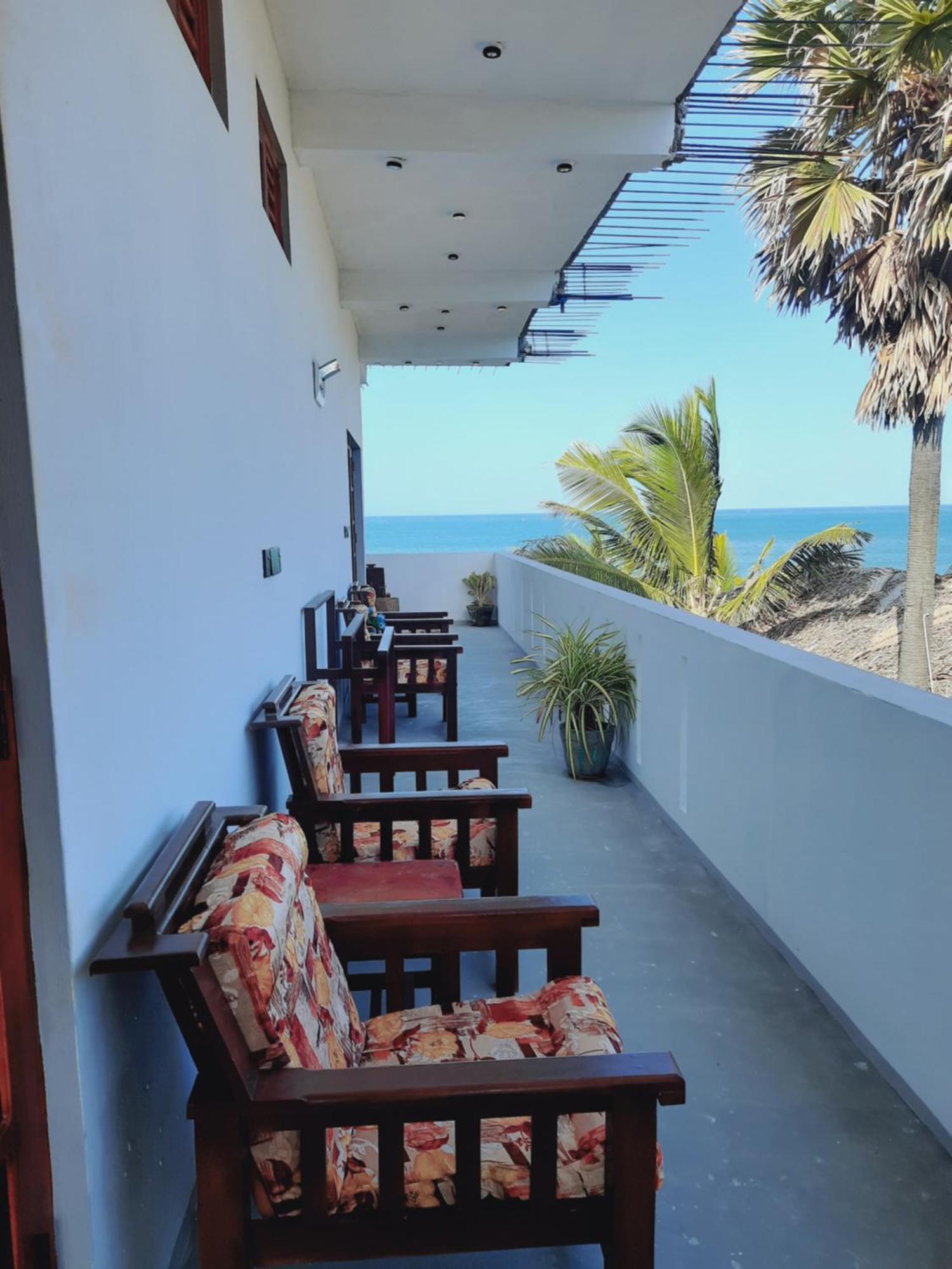 Hotel Feel The Waves Arugam Bay Exterior foto