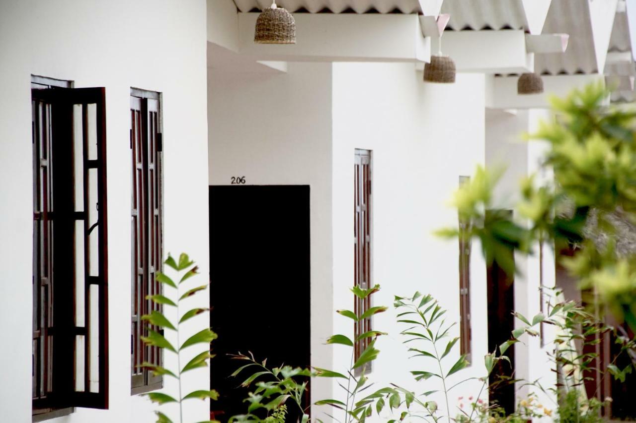 Hotel Feel The Waves Arugam Bay Exterior foto