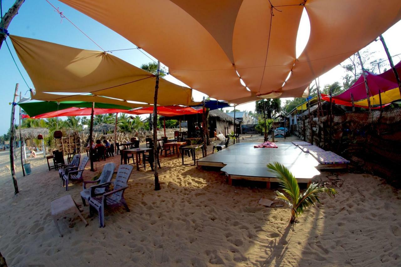 Hotel Feel The Waves Arugam Bay Exterior foto